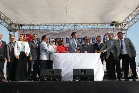 Bakan Çelik: Milliyetçilik millete hizmetle olur