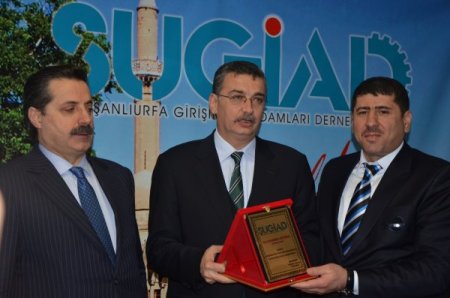 Bakan Çelik: Provokasyonlara rağmen barış için çalışacağız