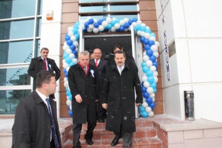 Bakan Çelik: Terörle mücadele azimle devam ediyor