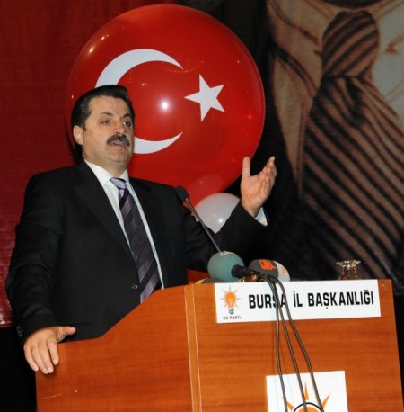 Bakan Çelik'ten Kılıçdaroğlu'na Taklitçi Suçlaması