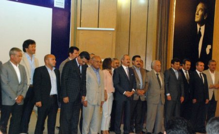 Bakan Çelik'ten Sanayiciye 'Genç Nufusu Görün' Çağrısı