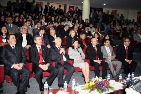 Bakan Çubukçu: Risk Grubunda Olmadığım İçin Aşı Olmayı Düşünmüyorum