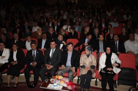 Bakan Davutoğlu: 3 yıldır nerde özür diyenler, özür gelince suspus oldular