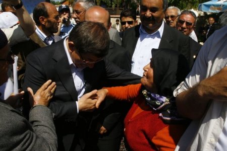 Bakan Davutoğlu: Balkan Barışı İçin Mladiç'in Yakalanması Çok Önemli