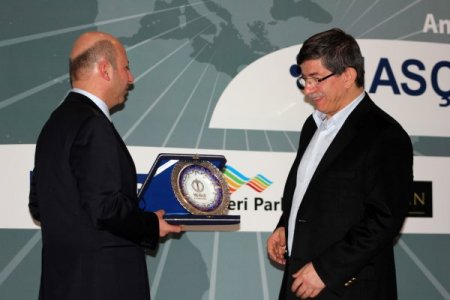 Bakan Davutoğlu: Dönüşüm Yaşayan Ülkelerin Kalkınması İçin Elimizi Uzatacağız