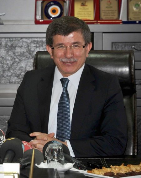 Bakan Davutoğlu: Libyalı Yaralılara İzmir'in Evsahipliği Bizim İçin İftihardır