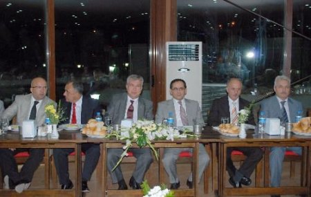 Bakan Demir, Akü Tarafından Verilen Akşam Yemeğine Katıldı