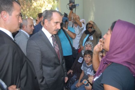 Bakan Dinçer, öğrencisi tarafından öldürülen öğretmenin cenazesine katıldı