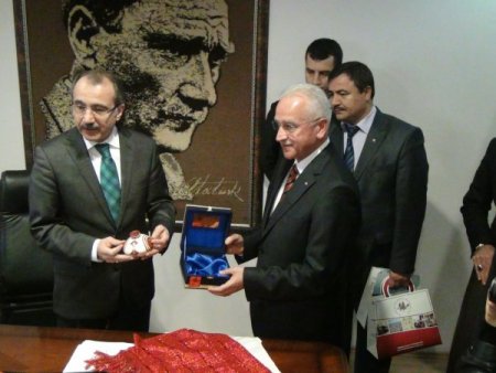 Bakan Dinçer'e fen lisesi öğrencisinden 'Dershaneler niçin kapanıyor’ sorusu