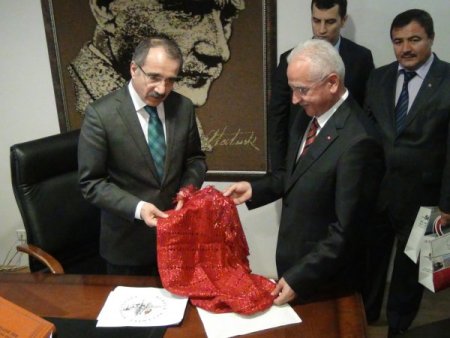 Bakan Dinçer'e fen lisesi öğrencisinden 'Dershaneler niçin kapanıyor’ sorusu