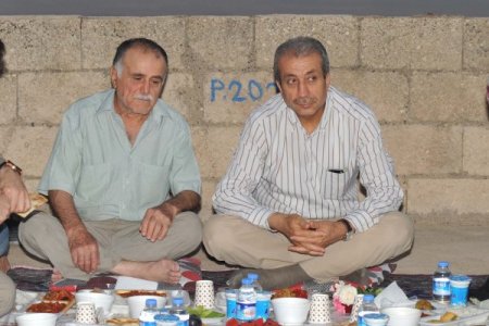 Bakan Eker, İftarını Vatandaşın Evinde Yaptı