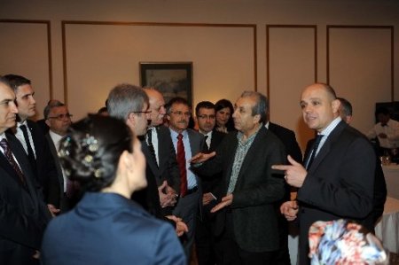 Bakan Eker, Pekin’deki sebze ve meyveleri pahalı buldu