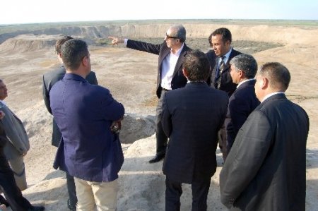 Bakan Eker, Türkmenistan'da tarihi Merv kentini gezdi