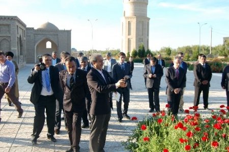 Bakan Eker, Türkmenistan'da tarihi Merv kentini gezdi