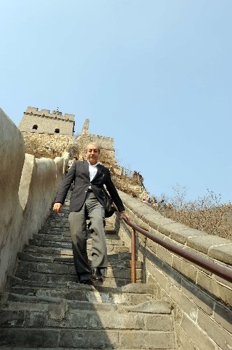 Bakan Eker Çin Seddi'ni gezdi: Diyarbakır surları daha muhteşem