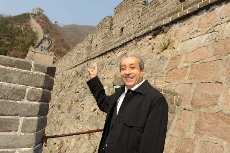 Bakan Eker Çin Seddi'ni gezdi: Diyarbakır surları daha muhteşem