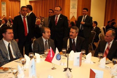 Bakan Eker İzmir'de Tarım Ve Gıda Sektörü Temsilcileriyle Biraraya Geldi