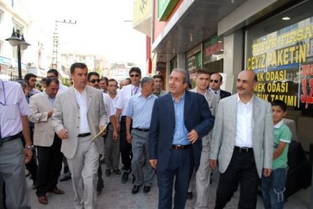 Bakan Eker: Ya Demokrasi Ya Statüko