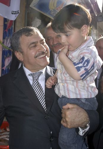 Bakan Eroğlu, Afyonkarahisar'da Esnafları Ziyaret Etti
