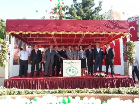 Bakan Eroğlu, Aliağa'da 35 projenin temel atma açılını katıldı