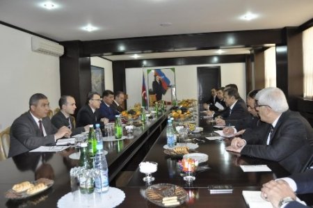 Bakan Eroğlu, Bakü temaslarına başladı