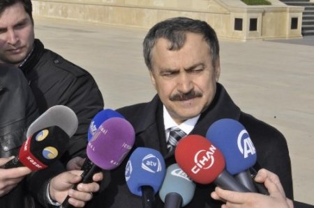 Bakan Eroğlu, Bakü temaslarına başladı