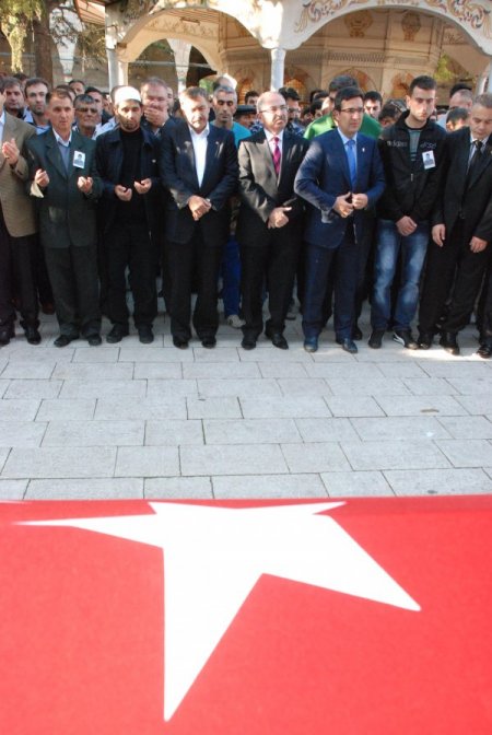 Bakan Eroğlu, Lüleburgaz'da cenaze törenine katıldı