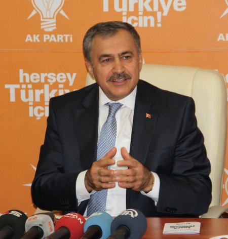 Bakan Eroğlu: On trilyondan küçük yatırımları ben, büyükleri Başbakanımız açıyor