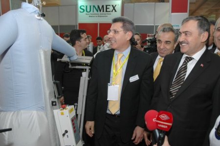 Bakan Eroğlu: Oteller Çabuk Eskiyor, Yenilenmesi Lazım