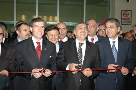 Bakan Eroğlu: Oteller Çabuk Eskiyor, Yenilenmesi Lazım