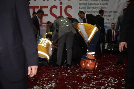 Bakan Eroğlu törende bayıldı