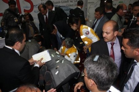 Bakan Eroğlu törende bayıldı