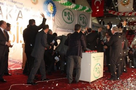 Bakan Eroğlu törende bayıldı