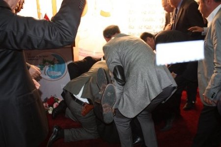 Bakan Eroğlu törende bayıldı