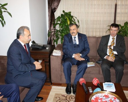 Bakan Eroğlu:Merak etmeyin Sapanca Gölü asla kirlenmeyecek