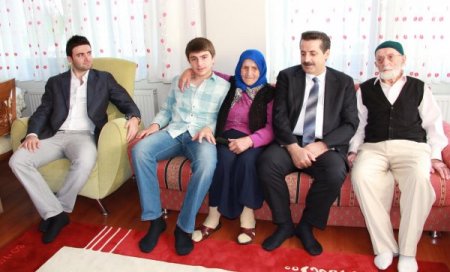 Bakan Faruk Çelik: Bayramlara Önem Verdikçe Kardeşliğimizi Kimse Bozamaz