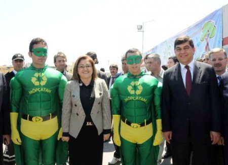 Bakan Fatma Şahin, Katı Atık Ayrıştırma Tesisi'ni hizmete açtı