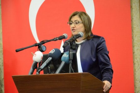 Bakan Fatma Şahin, TOKİ konutlarının kura çekilişine katıldı