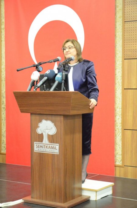 Bakan Fatma Şahin, TOKİ konutlarının kura çekilişine katıldı