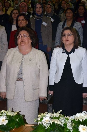 Bakan Fatma Şahin: Evlenmeyi teşvik edeceğiz
