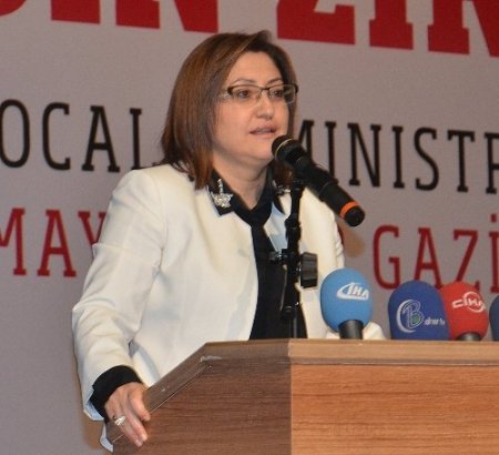 Bakan Fatma Şahin: Evlenmeyi teşvik edeceğiz