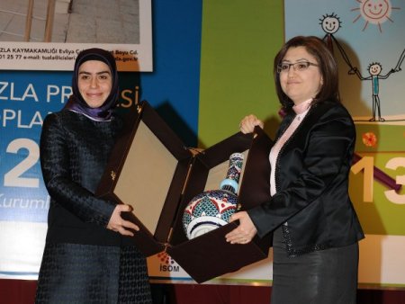 Bakan Fatma Şahin: Evliliğin ilk yılları tehlikeli ve zordur