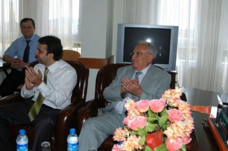 Bakan Gönül, Özel Bilge'nin Başarılı Öğrencilerini Altınla Ödüllendirdi