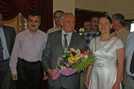 Bakan Gönül: Yabancılaşmak Yerine Dostlaşmamız Gerekiyor