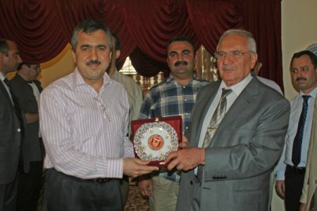 Bakan Gönül: Yabancılaşmak Yerine Dostlaşmamız Gerekiyor