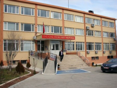 Bakan Güler, ilk kaymakamlık yaptığı Çal’da hoşgörüsüyle hatırlanıyor