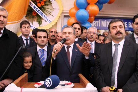 Bakan Güler: Çözüm sürecinde herkes elini taşın altına koysun