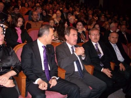 Bakan Günay: Akm, Yargıya Giden Birkaç Arkadaşımızın İnadı Yüzünden Bekliyor
