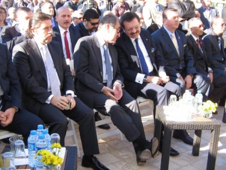 Bakan Günay: Yunanistan'ın 2,5 katı, Mısır'ın 3 katı turisti ağırlıyoruz