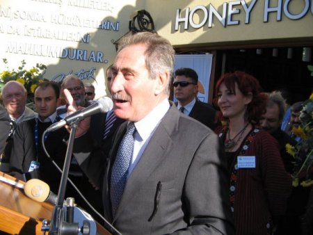 Bakan Günay: Yunanistan'ın 2,5 katı, Mısır'ın 3 katı turisti ağırlıyoruz